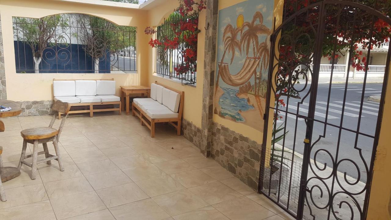 Chaqana Hostel Salinas  Εξωτερικό φωτογραφία